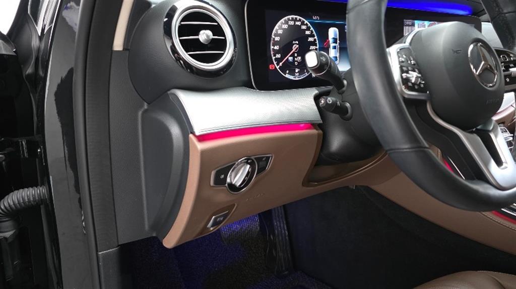 Mercedes Benz E class - Vista 12