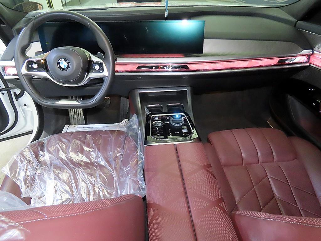 BMW 7 Series - Vista 10