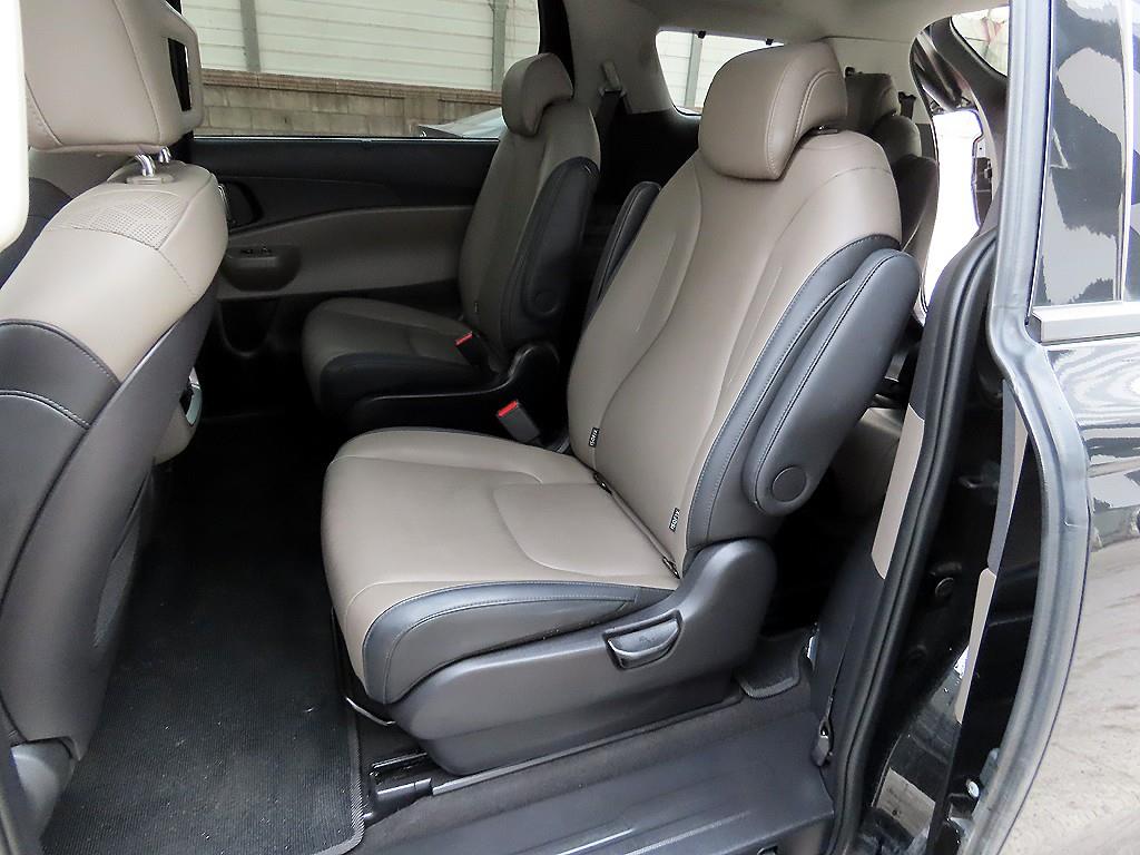 KIA Carnival - Vista 6