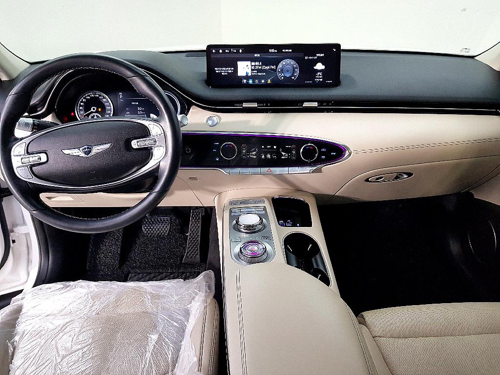 Genesis GV70 - Vista 5