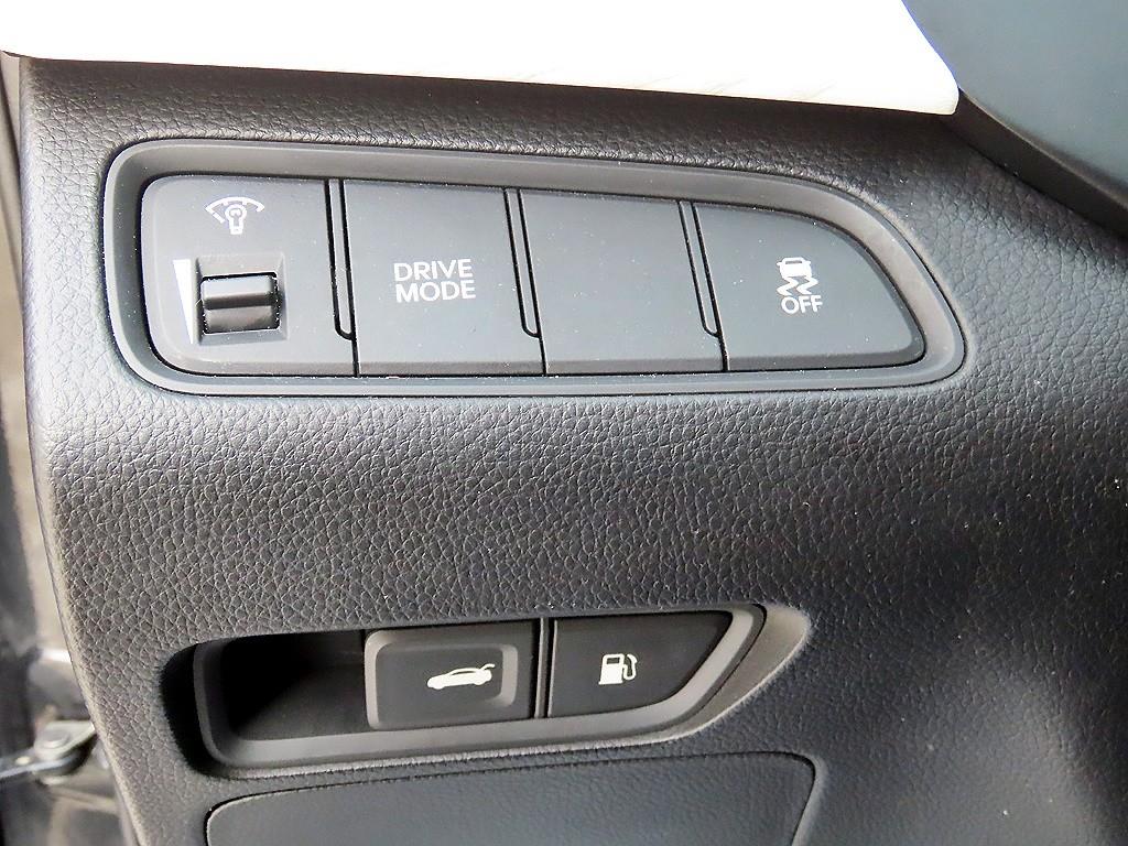 HYUNDAI Grandeur - Vista 12