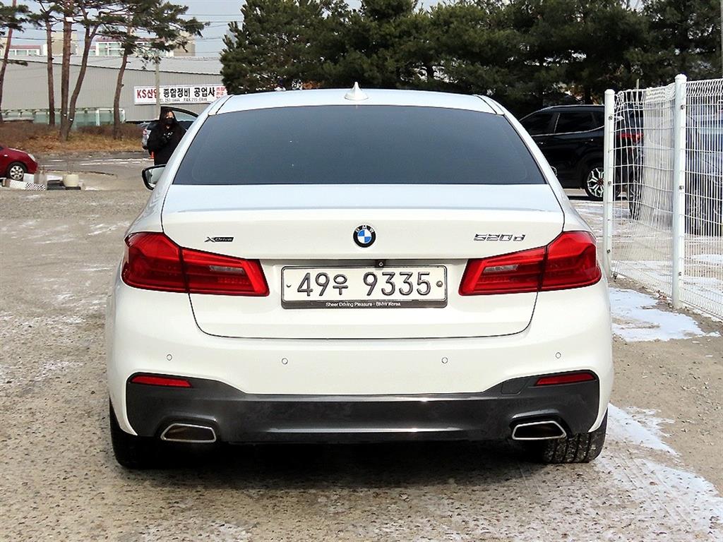 BMW 5 Series - Vista 4