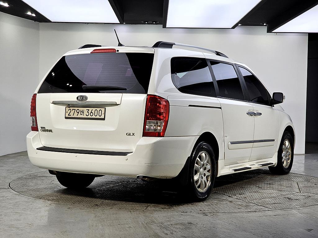 KIA Carnival - Vista 4