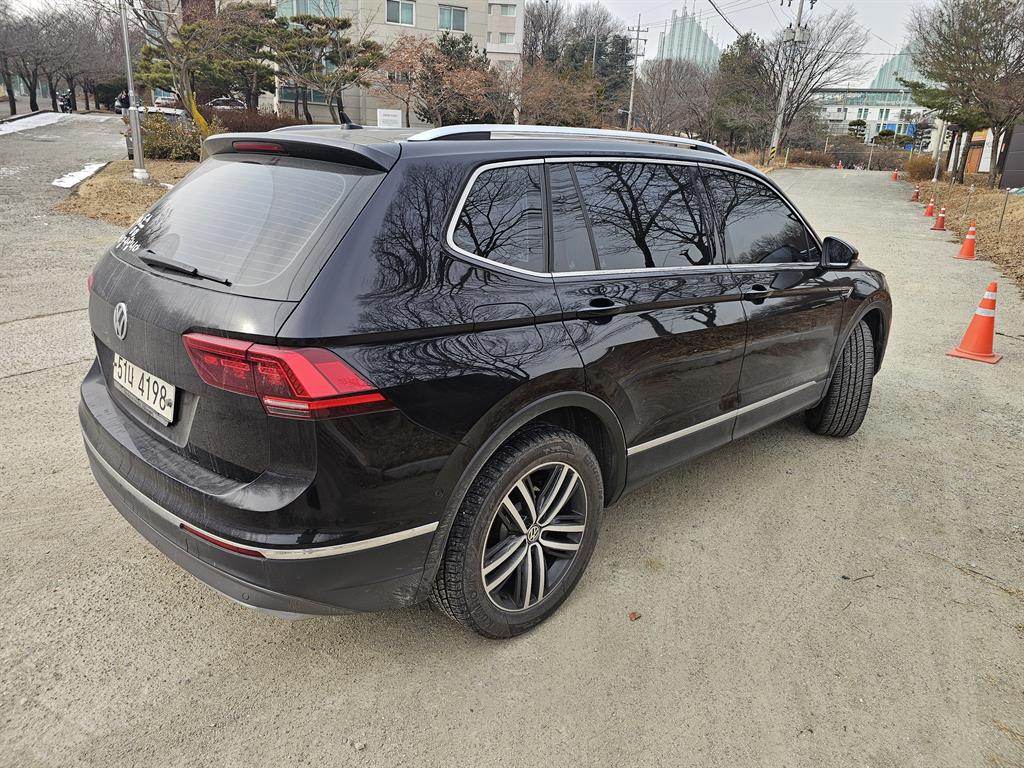 Volkswagen Tiguan - Vista 5