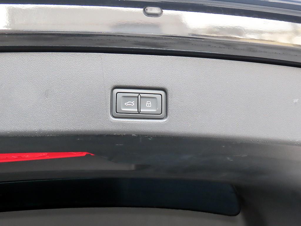 Audi Q4 2023 Negro - Importación desde Corea - HF Imports Iquique - Foto 16