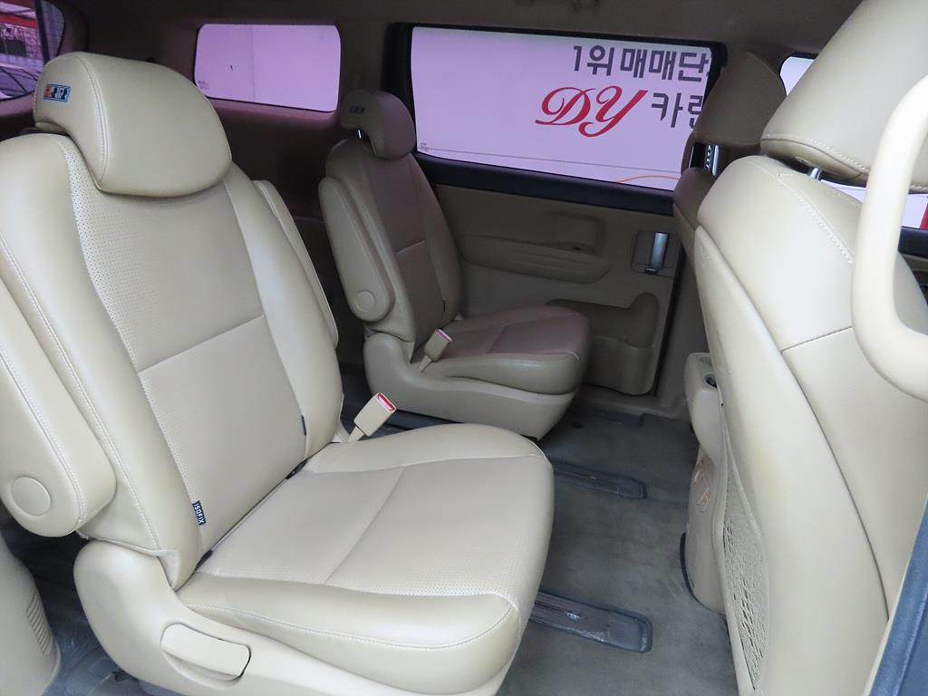 KIA Carnival - Vista 6
