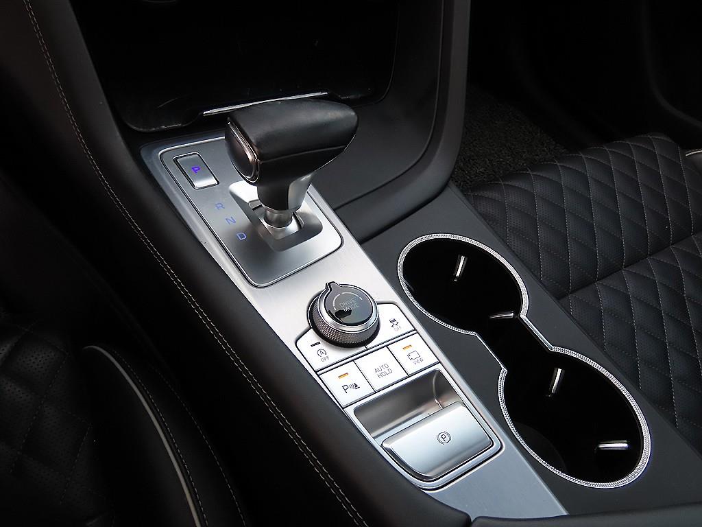 Genesis G70 - Vista 11