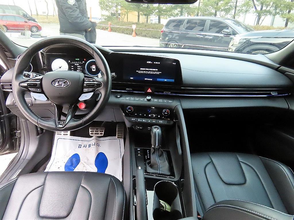 HYUNDAI Avante - Vista 7