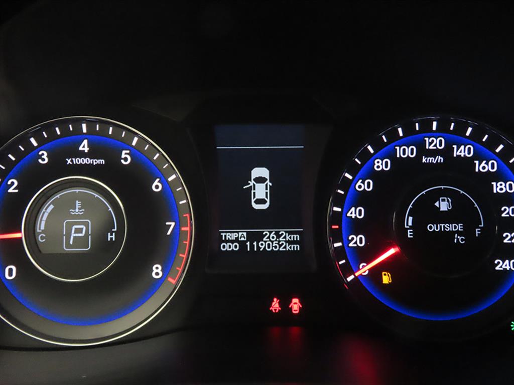 HYUNDAI i40 - Vista 8