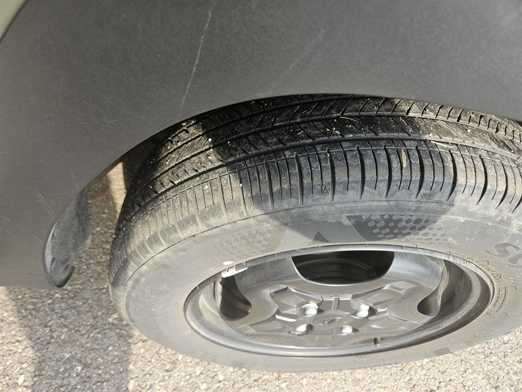 HYUNDAI Casper - Vista 10