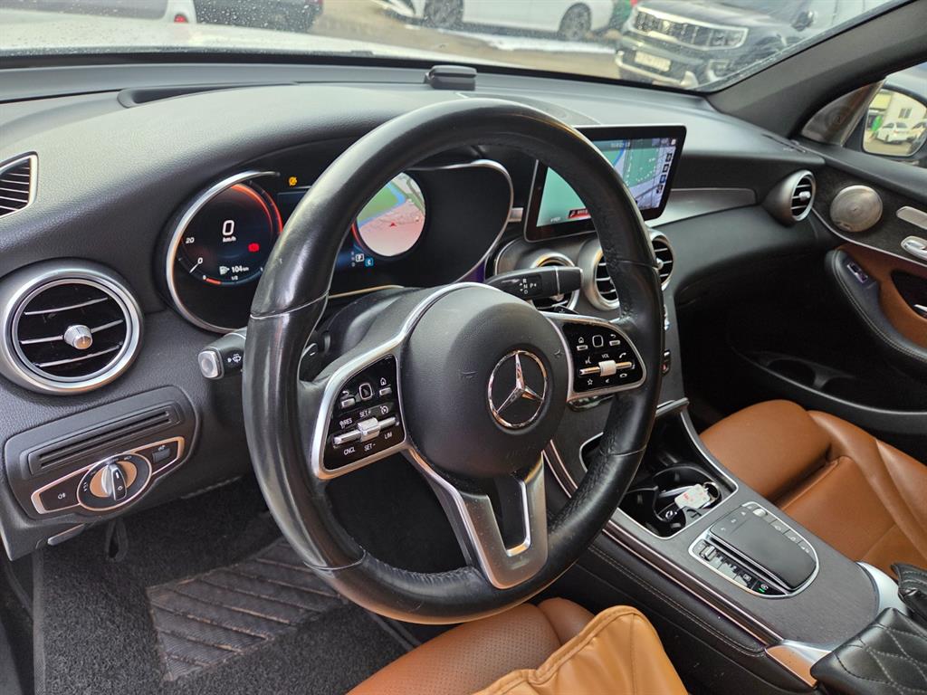 Mercedes Benz GLC Class - Vista 9