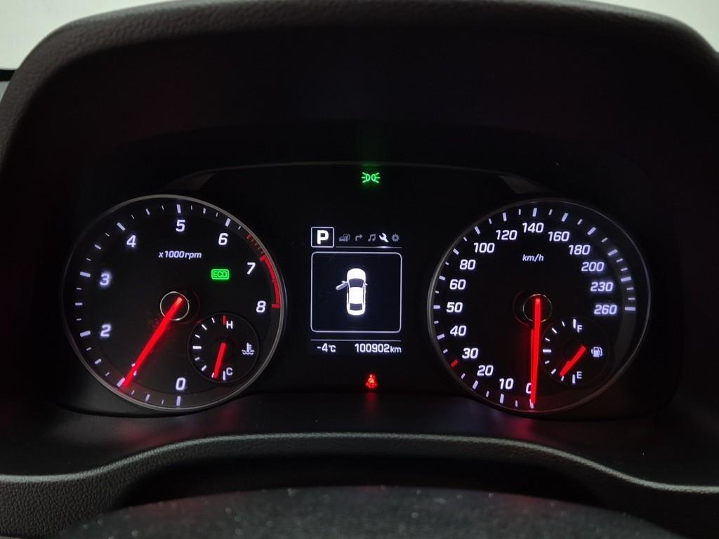 HYUNDAI Avante - Vista 6