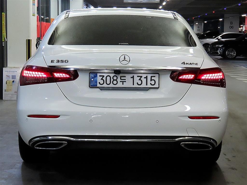 Mercedes Benz E class - Vista 5