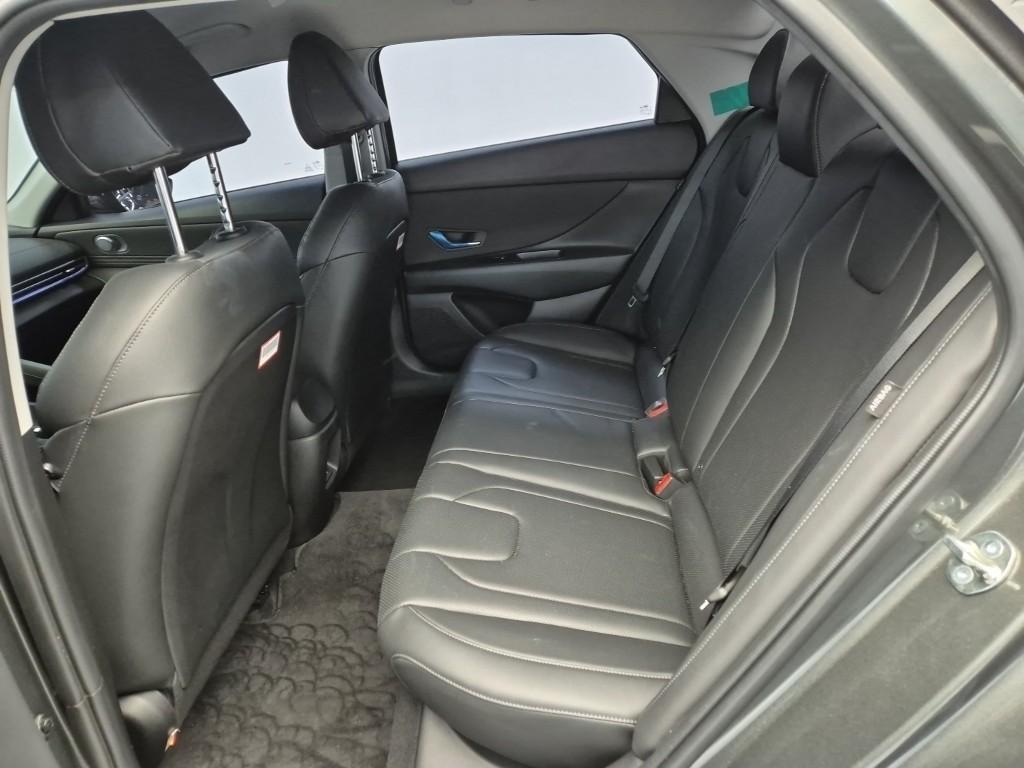 HYUNDAI Avante - Vista 12