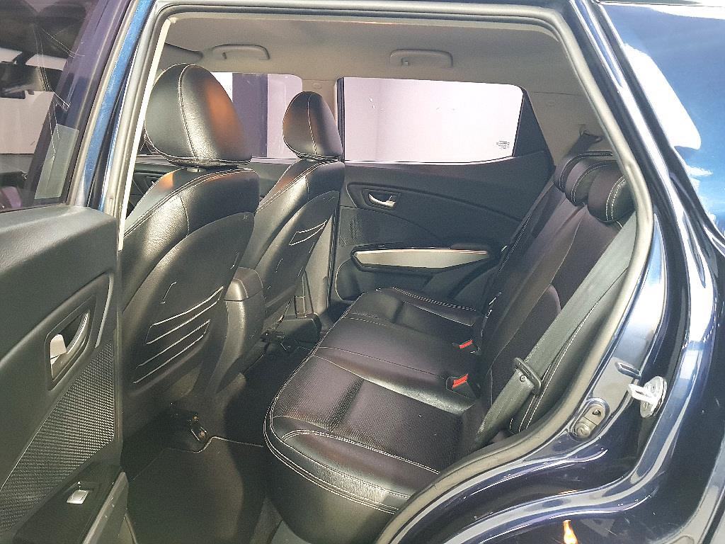 Ssangyong Tivoli - Vista 9