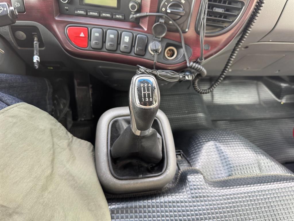 medium and large bus Hyundai bus - Vista 10