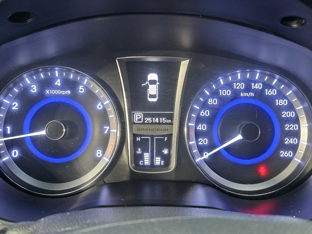 HYUNDAI Grandeur - Vista 7