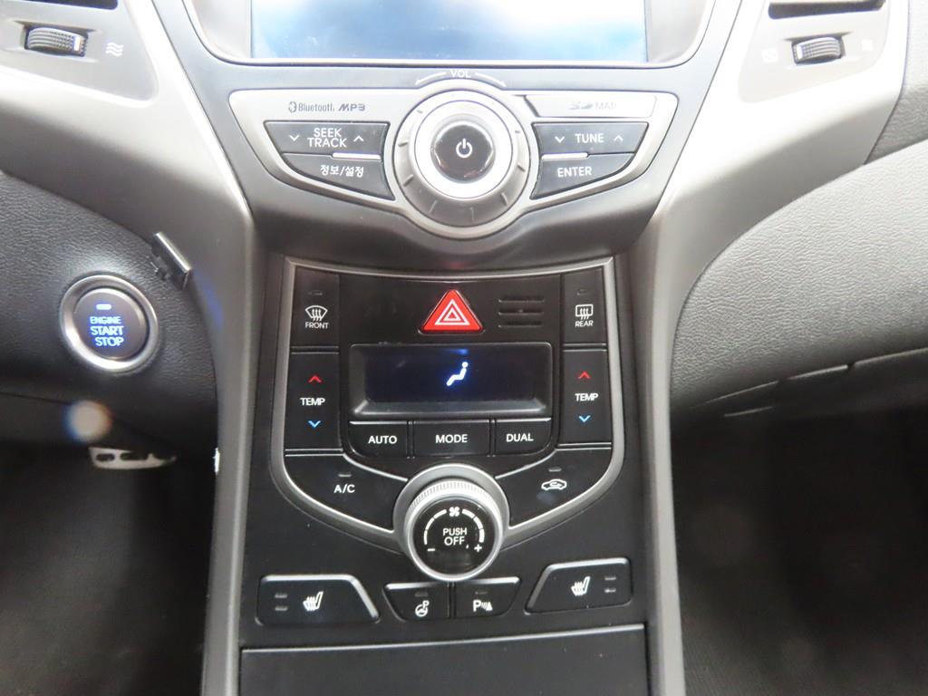 HYUNDAI Avante - Vista 12