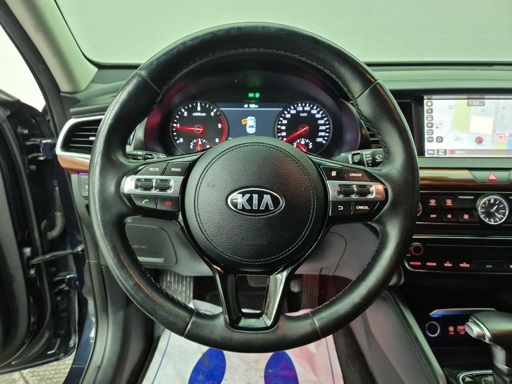 KIA K7 - Vista 9
