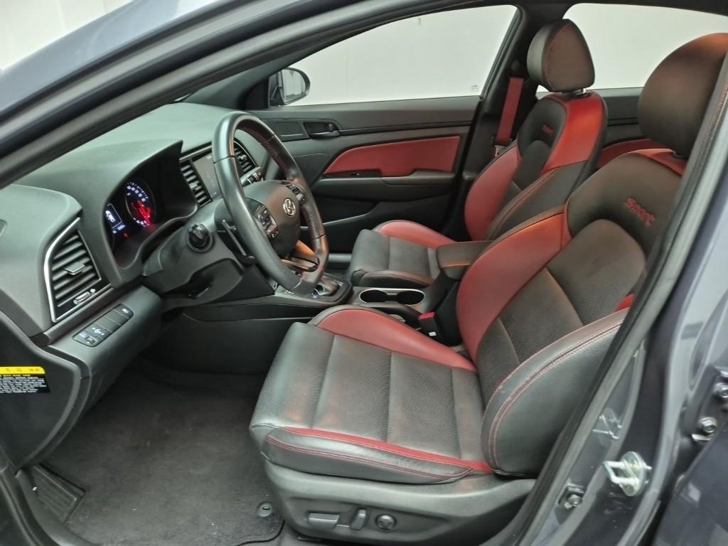 HYUNDAI Avante - Vista 11