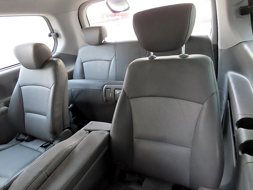 HYUNDAI Starex - Vista 7