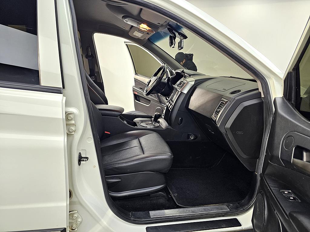 Ssangyong Korando - Vista 11