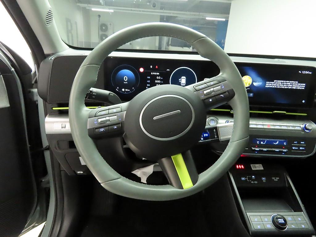 HYUNDAI Kona - Vista 7