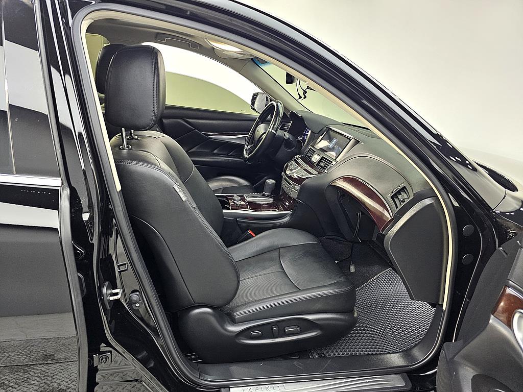 Infiniti Q - Vista 11