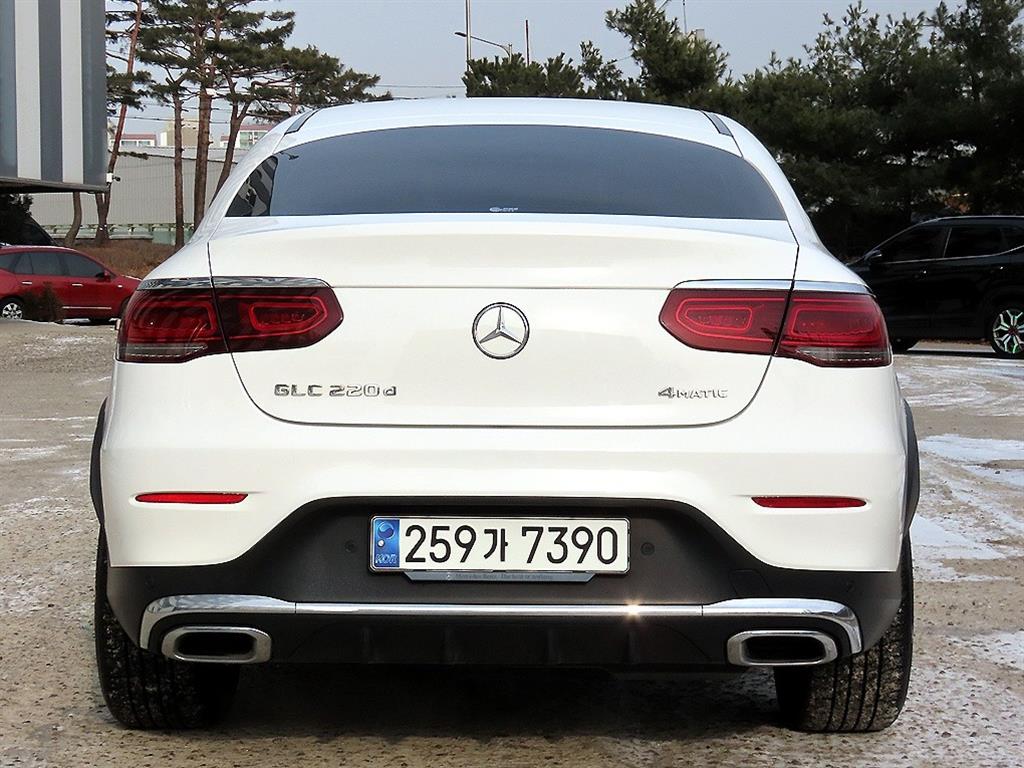 Mercedes Benz GLC Class - Vista 4