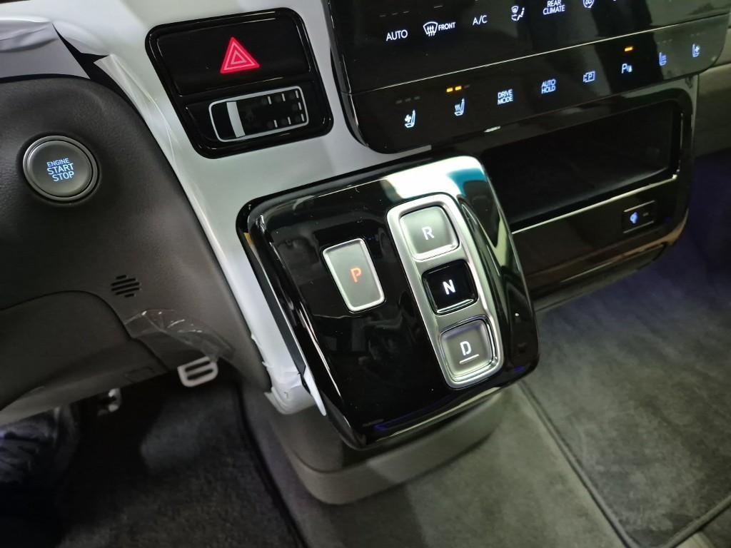 HYUNDAI Staria - Vista 8