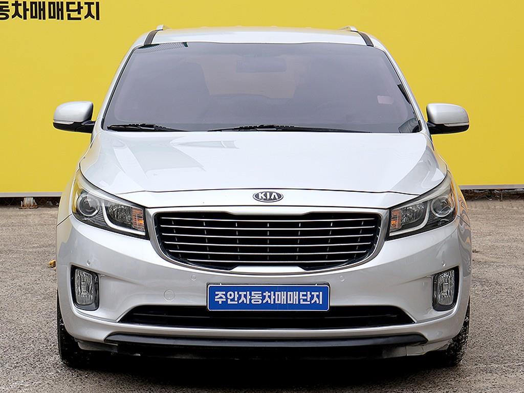 KIA Carnival 2016 Plateado - Importación desde Corea - HF Imports Iquique - Foto 1