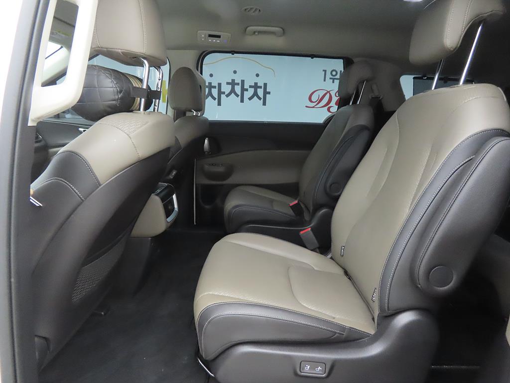 KIA Carnival - Vista 6