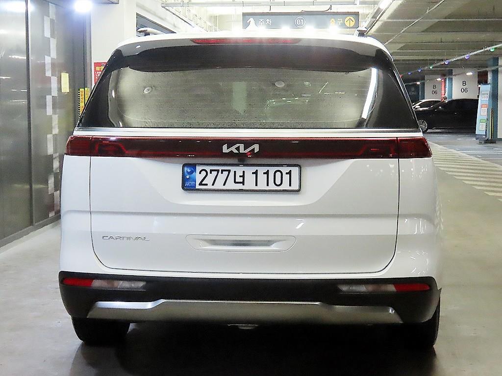 KIA Carnival - Vista 5