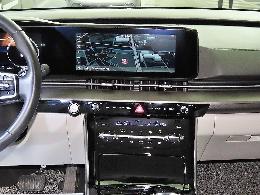 KIA Carnival - Vista 11