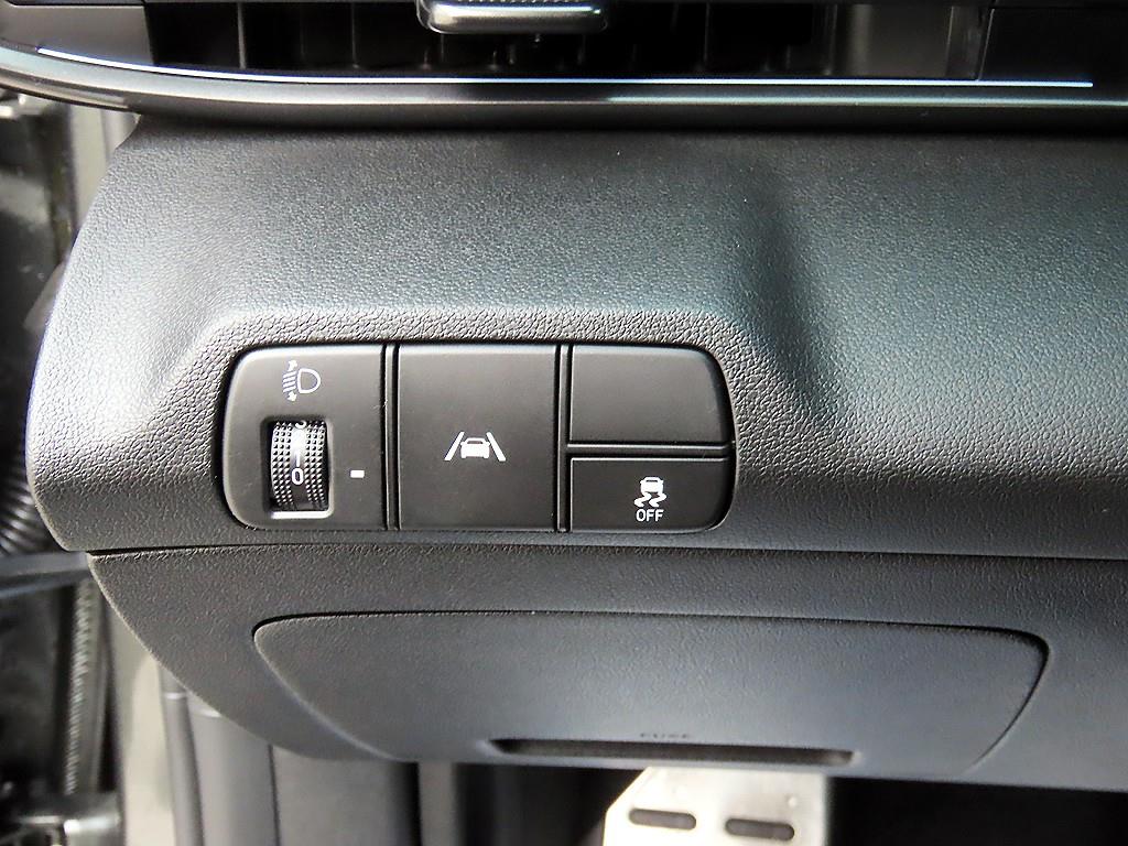 HYUNDAI Avante - Vista 12