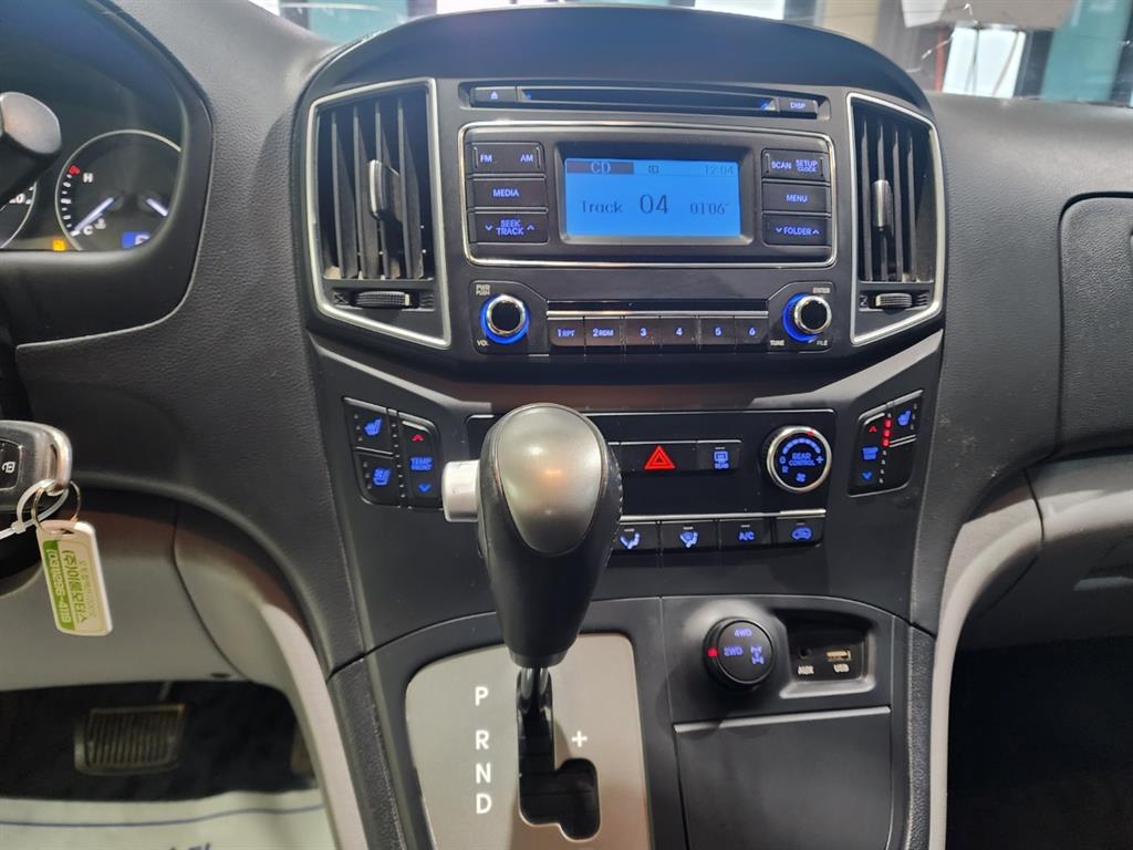 HYUNDAI Starex - Vista 11