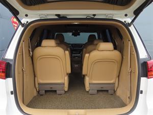 KIA Carnival - Vista 10