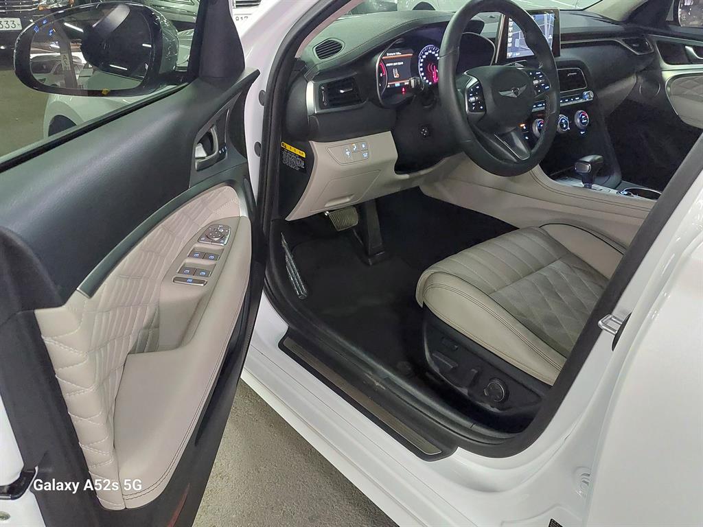 Genesis G70 - Vista 6