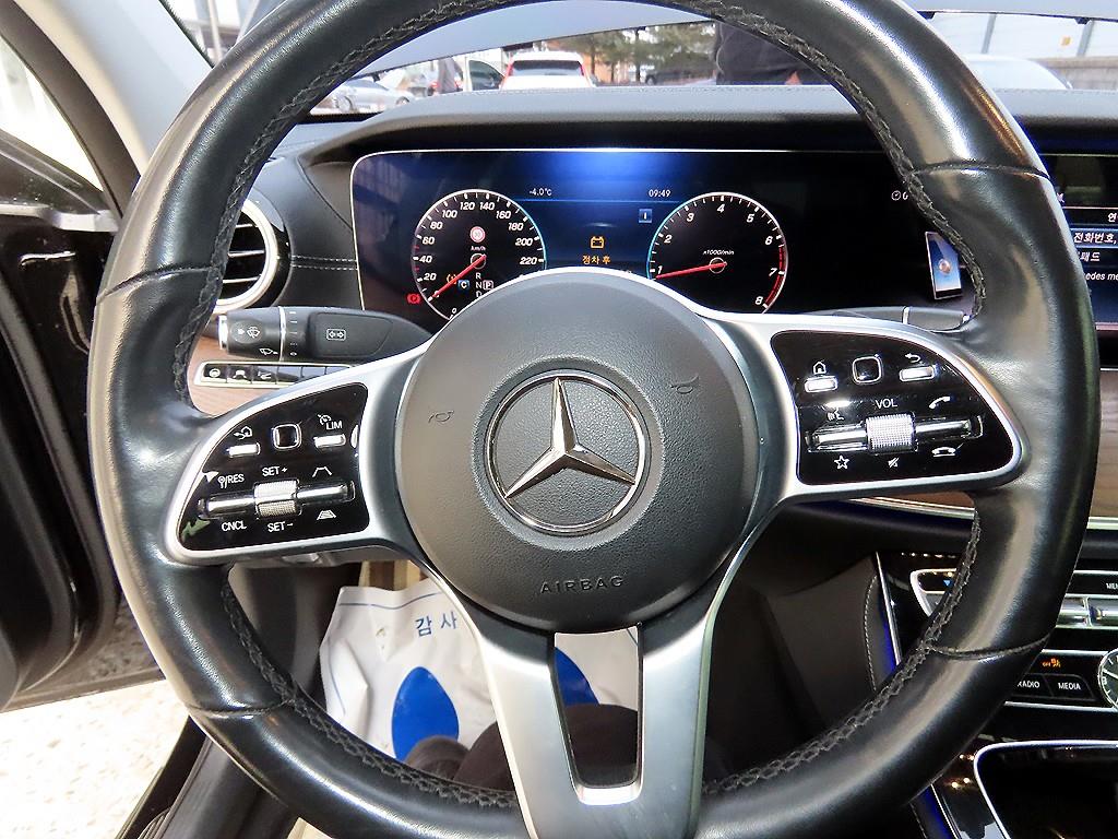 Mercedes Benz E class - Vista 8