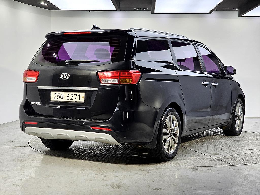 KIA Carnival - Vista 4