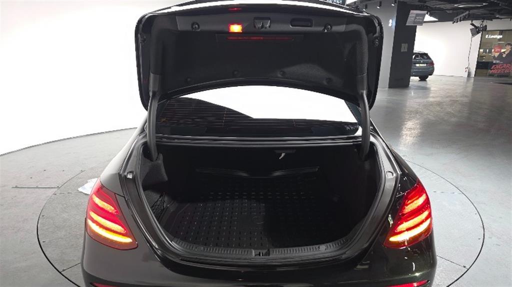 Mercedes Benz E class 2019 Negro - Importación desde Corea - HF Imports Iquique - Foto 19