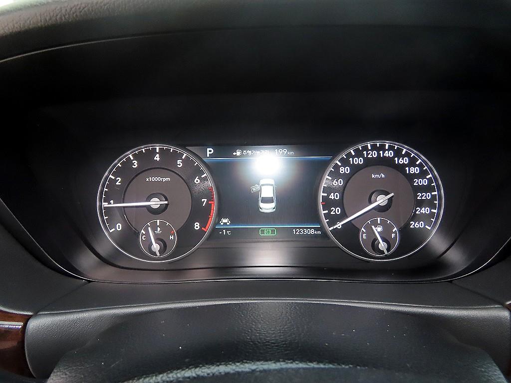 Genesis EQ900 - Vista 9