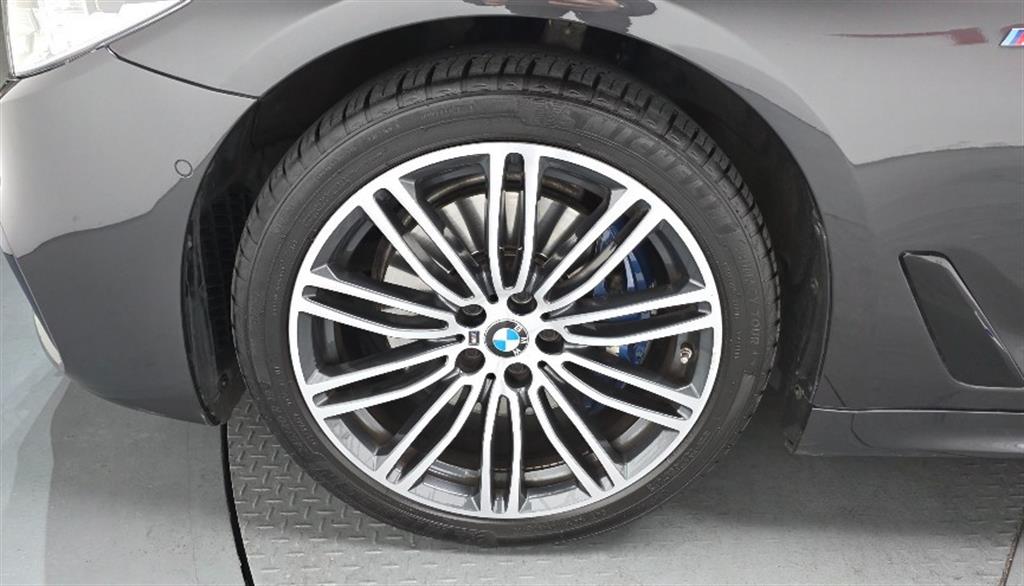 BMW 5 Series - Vista 5