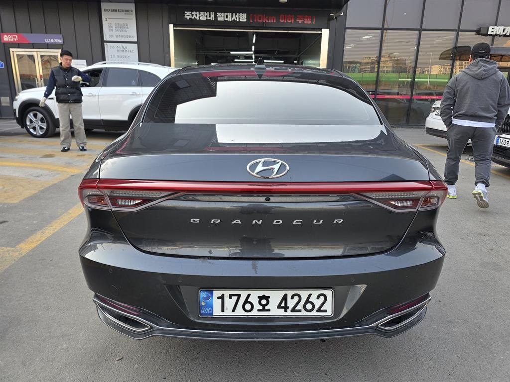 HYUNDAI Grandeur - Vista 4