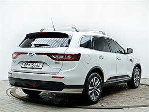 SAMSUNG QM6 - Vista 8