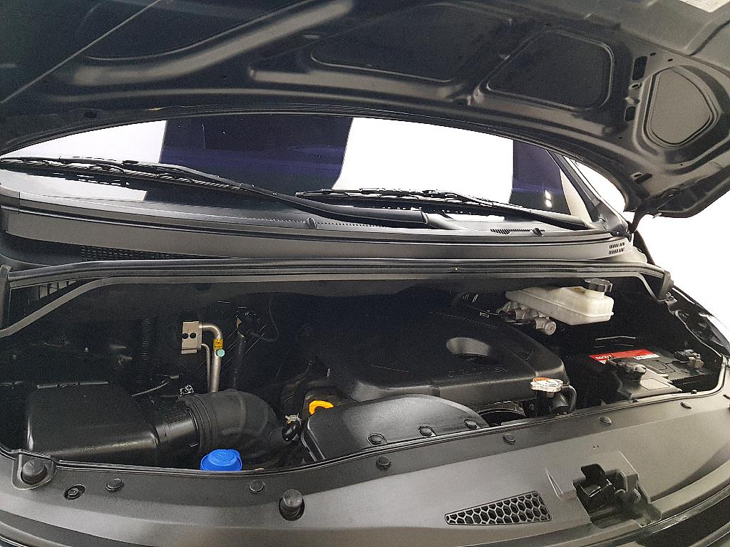 HYUNDAI Starex - Vista 6