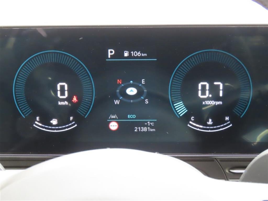 HYUNDAI Kona - Vista 9