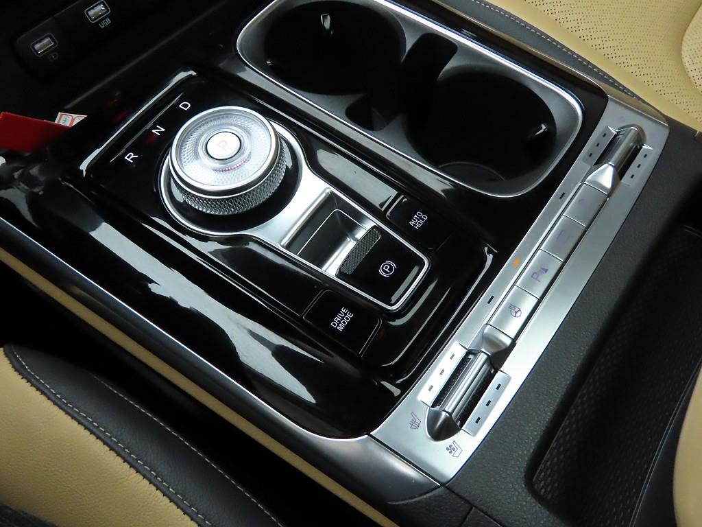 KIA Carnival - Vista 10