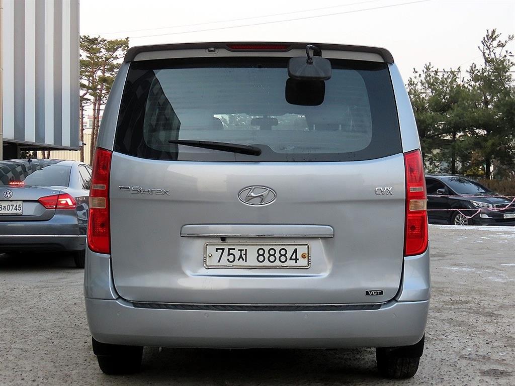 HYUNDAI Starex - Vista 4