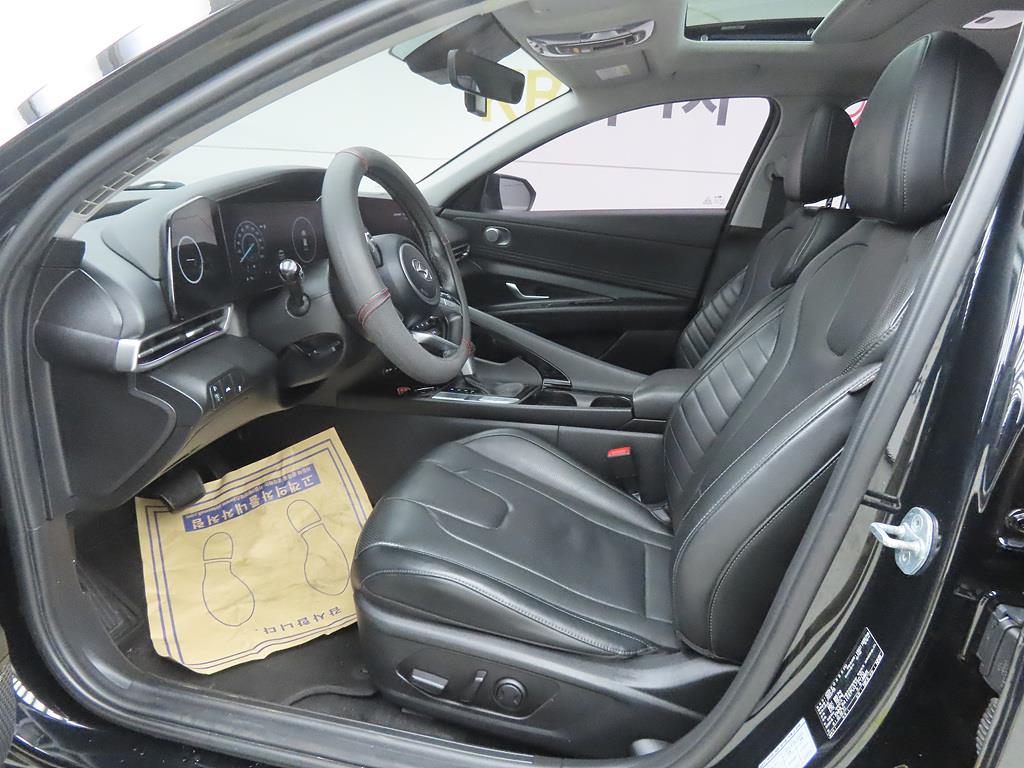 HYUNDAI Avante - Vista 5